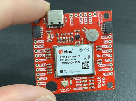 【画像】【FEATURE３】リアルタイム型高精度GPSとドローンを用いた電線弛度観測の効率化（実証試験中） 